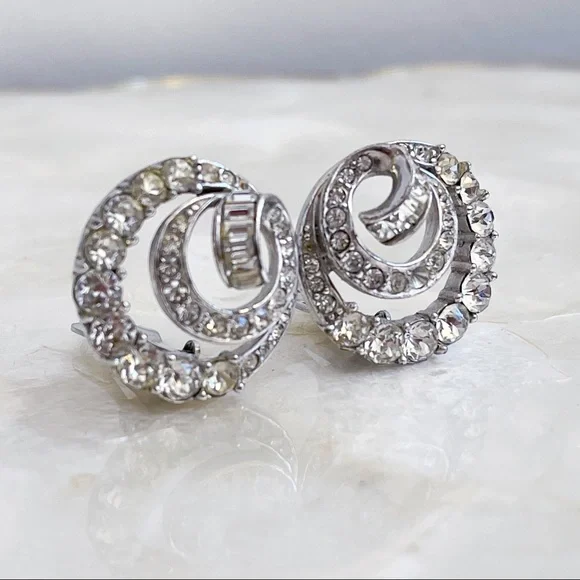 Boucher Estate Rhinestone Statement Clip Earrings - Picture 1 of 11